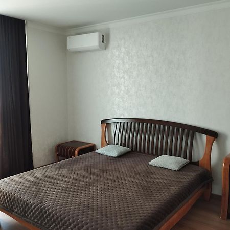 Vip Квартира Жк Київ Скай Рівненська, 4 Lutsʼk Екстериор снимка